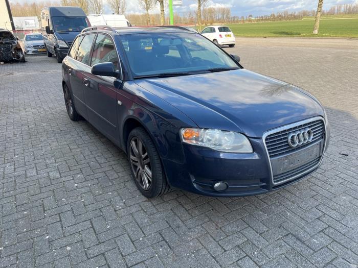 Audi A4 Avant 1.6 Sloopvoertuig (2006, Blauw)
