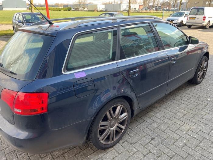 Audi A4 Avant 1.6 Sloopvoertuig (2006, Blauw)