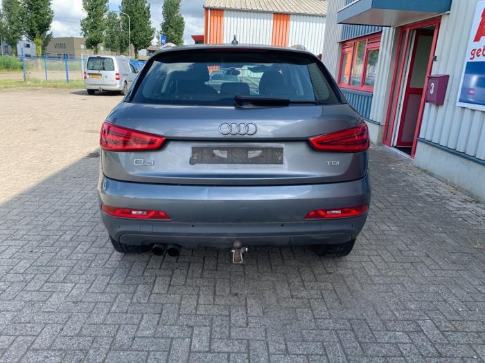 Audi Q3 2.0 TDI 16V 140 Sloopvoertuig (2014, Grijs)