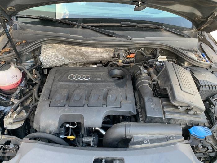 Audi Q3 2.0 TDI 16V 140 Sloopvoertuig (2014, Grijs)