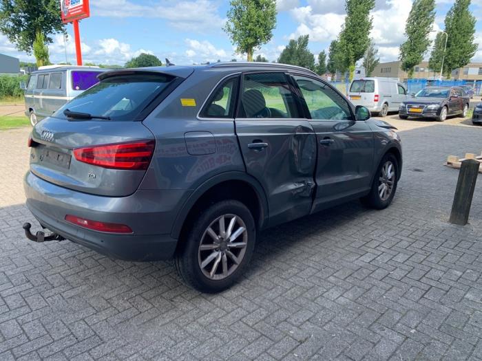 Audi Q3 2.0 TDI 16V 140 Sloopvoertuig (2014, Grijs)