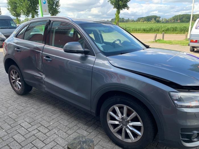 Audi Q3 2.0 TDI 16V 140 Sloopvoertuig (2014, Grijs)