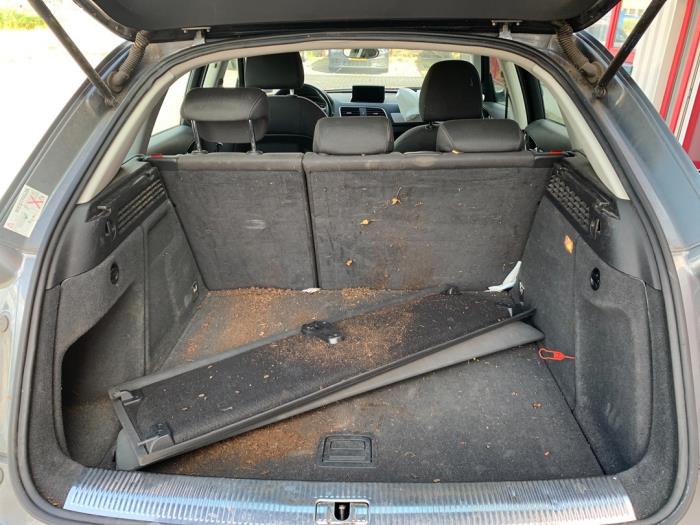 Audi Q3 2.0 TDI 16V 140 Sloopvoertuig (2014, Grijs)