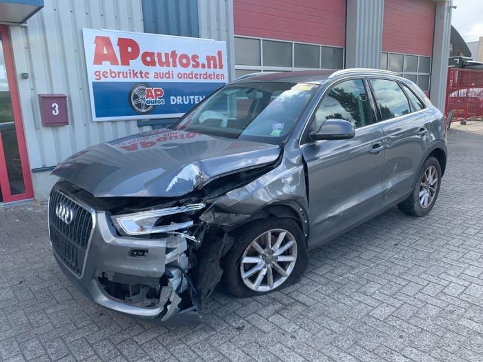 Audi Q3 2.0 TDI 16V 140 Sloopvoertuig (2014, Grijs)