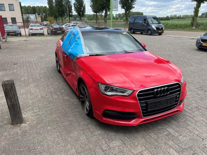 Audi A3 Limousine 1.4 TFSI ACT 16V Sloopvoertuig (2014, Rood)