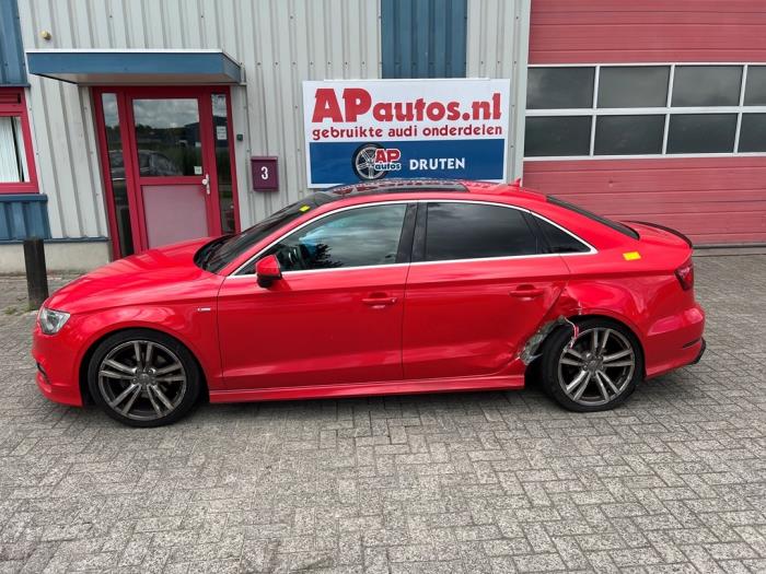 Audi A3 Limousine 1.4 TFSI ACT 16V Sloopvoertuig (2014, Rood)