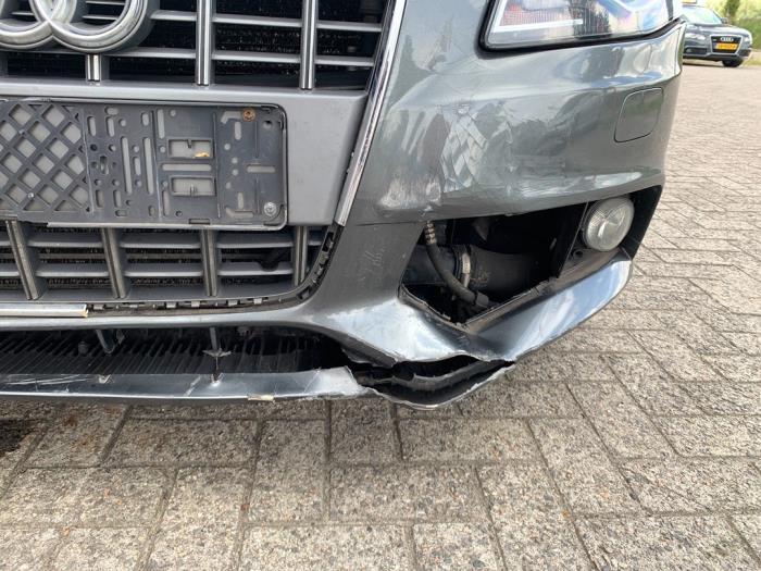 Audi A4 Avant 2.0 TFSI 16V Schadevoertuig (2010, Grijs)