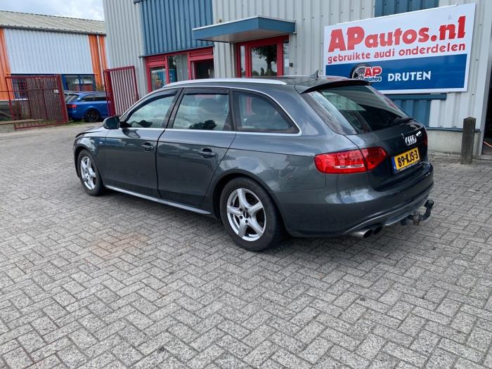 Audi A4 Avant 2.0 TFSI 16V Schadevoertuig (2010, Grijs)