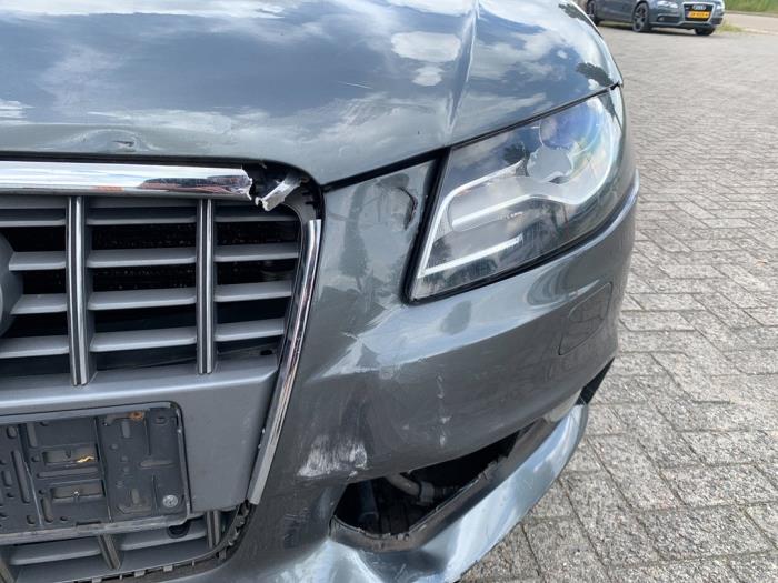 Audi A4 Avant 2.0 TFSI 16V Schadevoertuig (2010, Grijs)