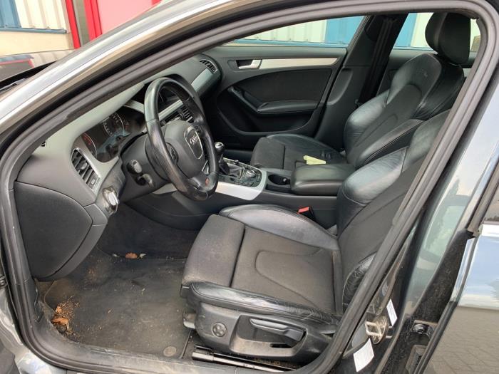 Audi A4 Avant 2.0 TFSI 16V Schadevoertuig (2010, Grijs)