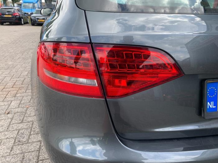 Audi A4 Avant 2.0 TFSI 16V Schadevoertuig (2010, Grijs)