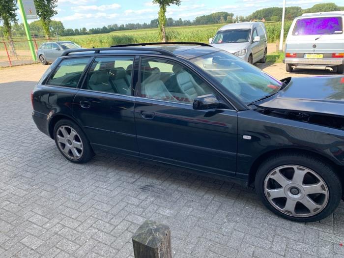 Audi S4 Avant 2.7 V6 30V Turbo Schadevoertuig (1999, Zwart)