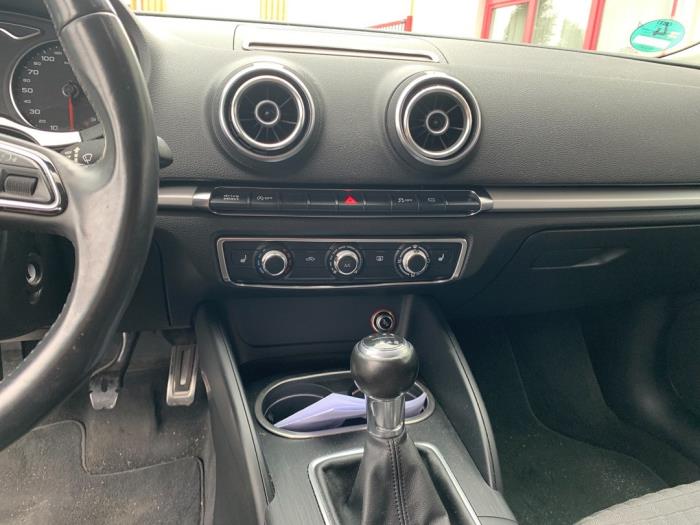Audi A3 Sportback 1.4 TFSI 16V Schadevoertuig (2013, Zwart)