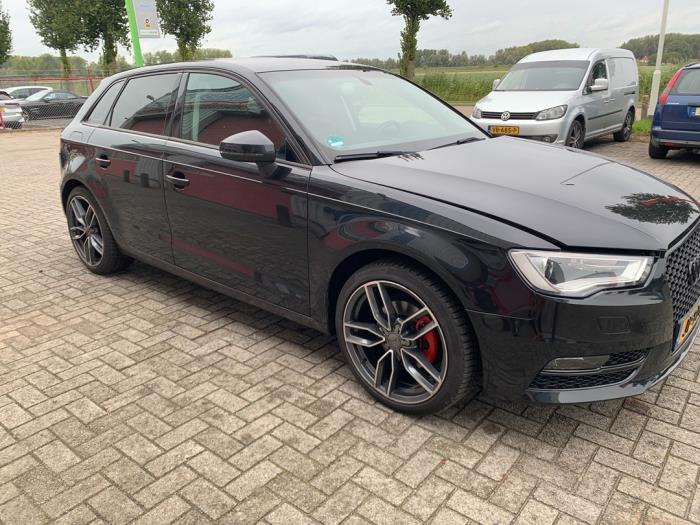 Audi A3 Sportback 1.4 TFSI 16V Schadevoertuig (2013, Zwart)