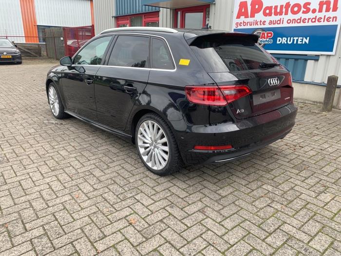 Audi A3 Sportback 1.4 TFSI 16V e-tron Sloopvoertuig (2015, Zwart)