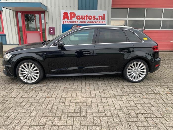 Audi A3 Sportback 1.4 TFSI 16V e-tron Sloopvoertuig (2015, Zwart)