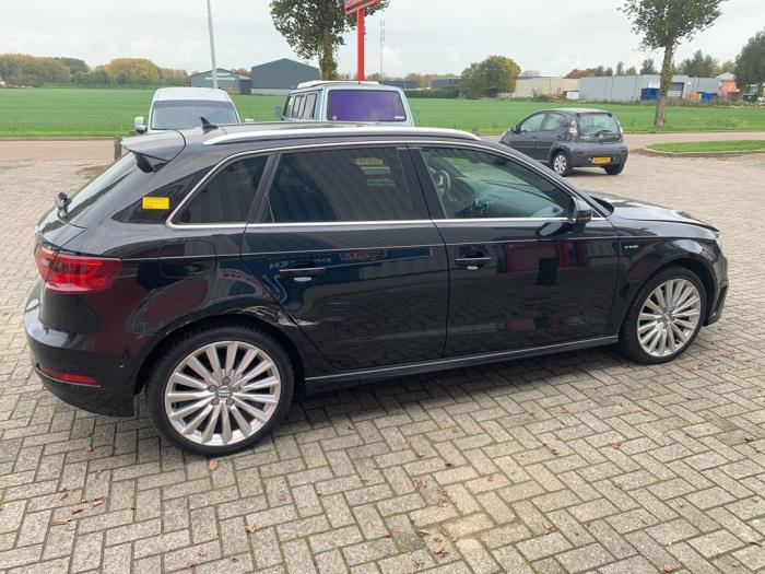 Audi A3 Sportback 1.4 TFSI 16V e-tron Sloopvoertuig (2015, Zwart)