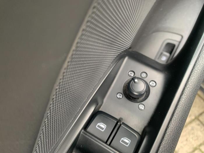Audi A3 Sportback 1.4 TFSI 16V e-tron Sloopvoertuig (2015, Zwart)