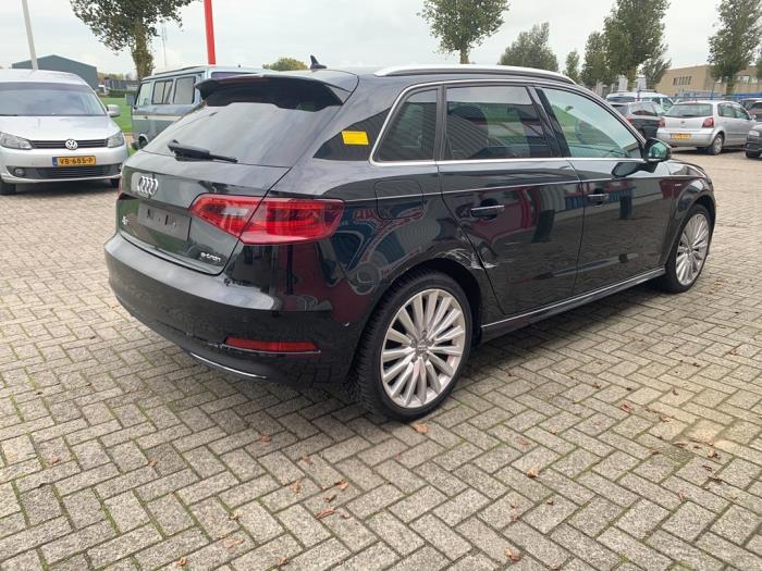 Audi A3 Sportback 1.4 TFSI 16V e-tron Sloopvoertuig (2015, Zwart)