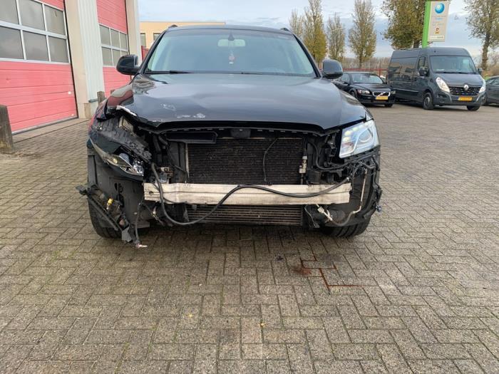Audi Q5 2.0 TFSI 16V Quattro Schadevoertuig (2009, Zwart)