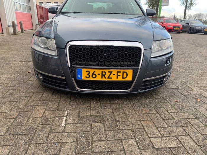 Audi A6 Avant 4.2 V8 40V Quattro Schadevoertuig (2005, Blauw)