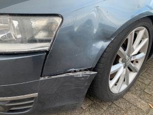 Audi A6 Avant 4.2 V8 40V Quattro Schadevoertuig (2005, Blauw)