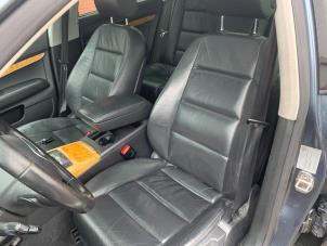 Audi A6 Avant 4.2 V8 40V Quattro Schadevoertuig (2005, Blauw)