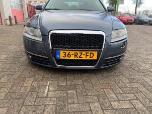 Audi A6 Avant 4.2 V8 40V Quattro Schadevoertuig (2005, Blauw)