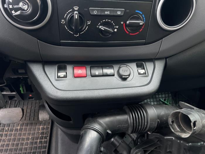 Peugeot Partner 1.6 BlueHDi 100 Sloopvoertuig (2017, Zwart)