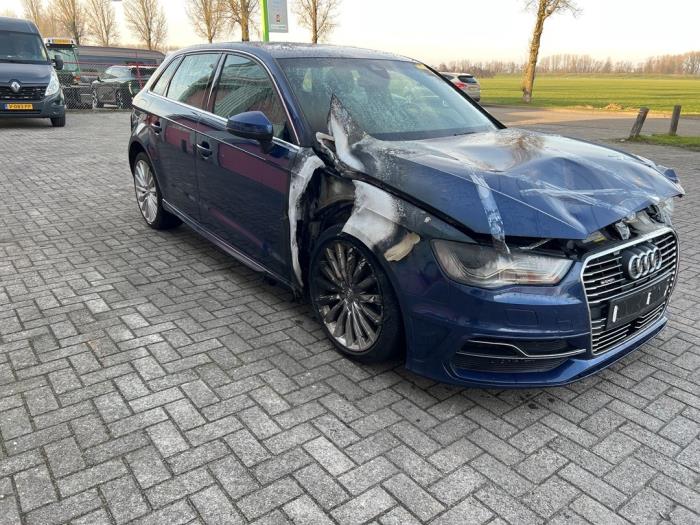 Audi A3 Sportback 1.4 TFSI 16V e-tron Sloopvoertuig (2015, Blauw)
