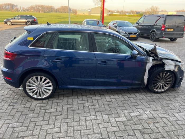 Audi A3 Sportback 1.4 TFSI 16V e-tron Sloopvoertuig (2015, Blauw)