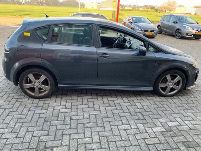 Seat Leon 2.0 FSI 16V Sloopvoertuig (2006, Grijs)