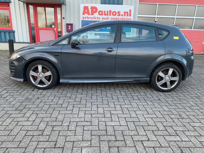 Seat Leon 2.0 FSI 16V Sloopvoertuig (2006, Grijs)