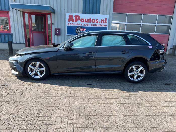 Audi A4 Avant 2.0 40 TFSI Mild Hybrid 16V Sloopvoertuig (2020, Grijs)