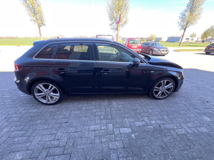 Audi A3 Sportback 1.6 TDI 16V Sloopvoertuig (2013, Zwart)