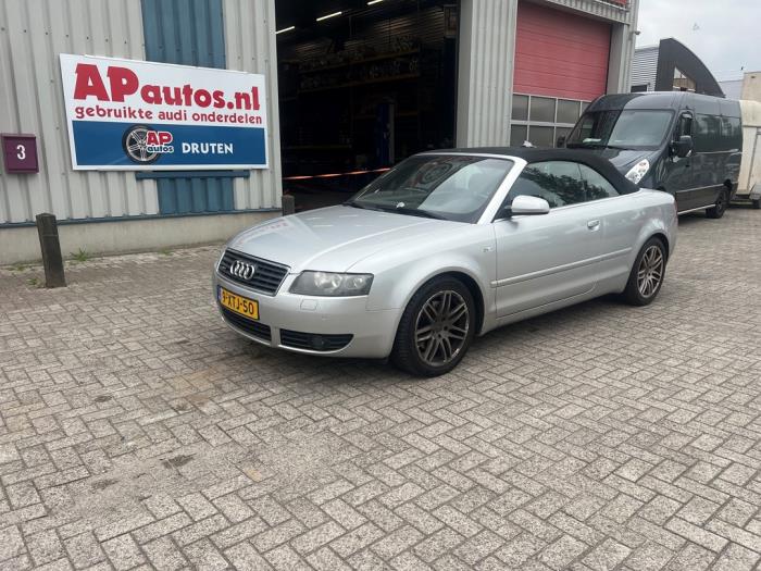 Audi A4 Cabriolet 3.0 V6 30V  (Schade)