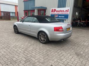 Audi A4 Cabriolet 3.0 V6 30V Schadevoertuig (2004, Grijs)