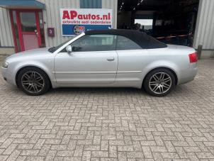 Audi A4 Cabriolet 3.0 V6 30V Schadevoertuig (2004, Grijs)