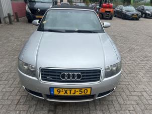 Audi A4 Cabriolet 3.0 V6 30V Schadevoertuig (2004, Grijs)