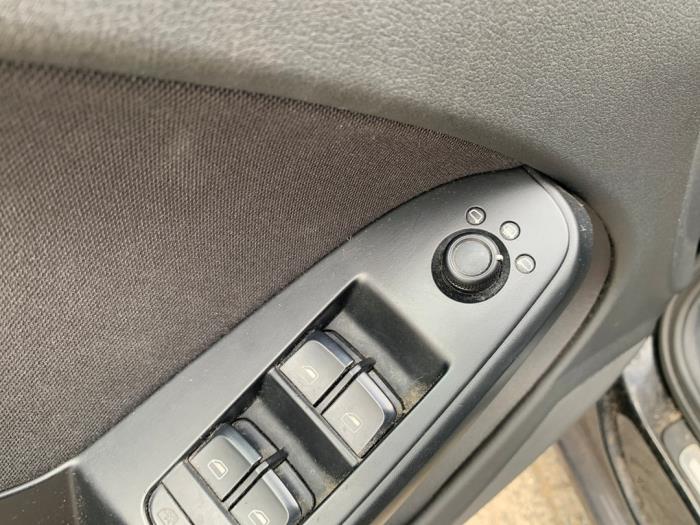 Audi A4 Avant 2.0 TFSI 16V Quattro Schadevoertuig (2009, Zwart)