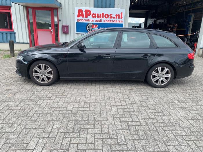 Audi A4 Avant 2.0 TFSI 16V Quattro Schadevoertuig (2009, Zwart)