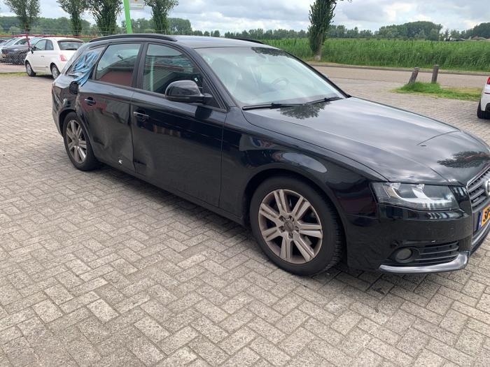 Audi A4 Avant 2.0 TFSI 16V Quattro Schadevoertuig (2009, Zwart)