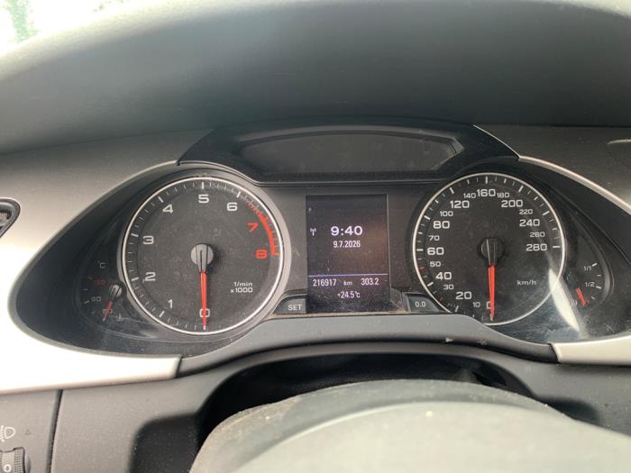 Audi A4 Avant 2.0 TFSI 16V Quattro Schadevoertuig (2009, Zwart)
