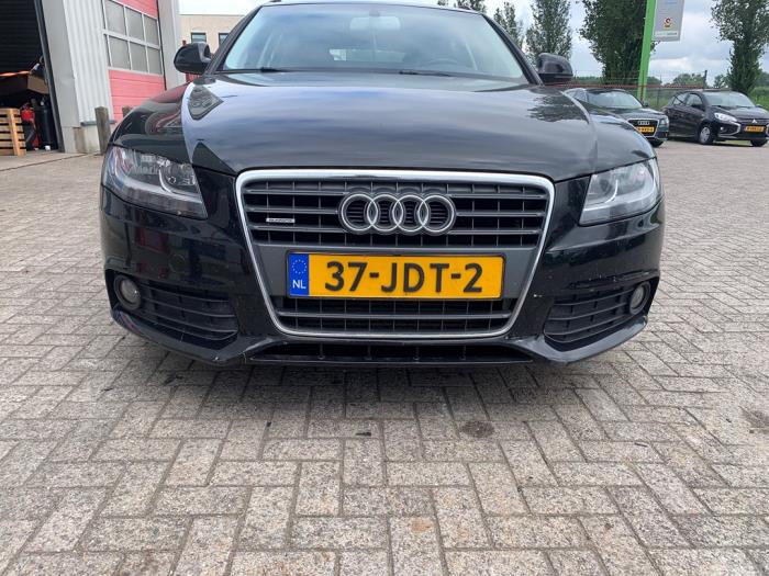 Audi A4 Avant 2.0 TFSI 16V Quattro Schadevoertuig (2009, Zwart)