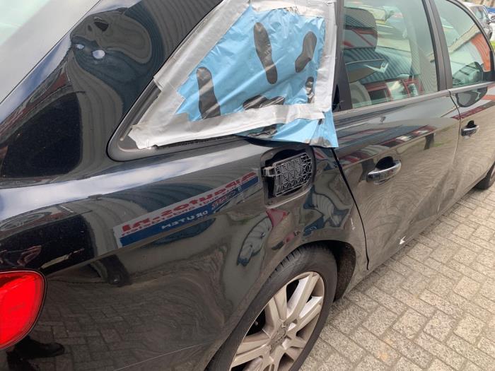 Audi A4 Avant 2.0 TFSI 16V Quattro Schadevoertuig (2009, Zwart)