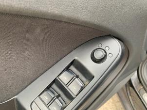 Audi A4 Avant 2.0 TFSI 16V Quattro Schadevoertuig (2009, Zwart)