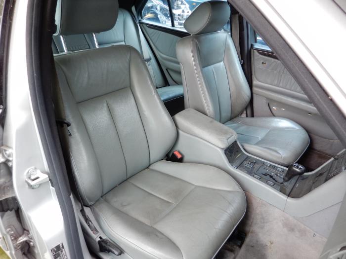 Mercedes E 2.8 E-280 V6 18V 4Matic Sloopvoertuig (1996, Zilver)