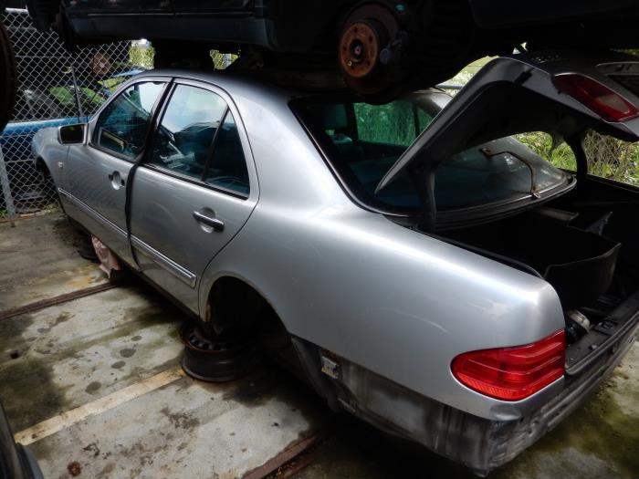 Mercedes E 2.8 E-280 V6 18V 4Matic Sloopvoertuig (1996, Zilver)