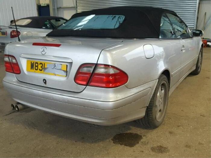 Mercedes CLK 4.3 430 V8 24V Sloopvoertuig (2000, Zilvergrijs)