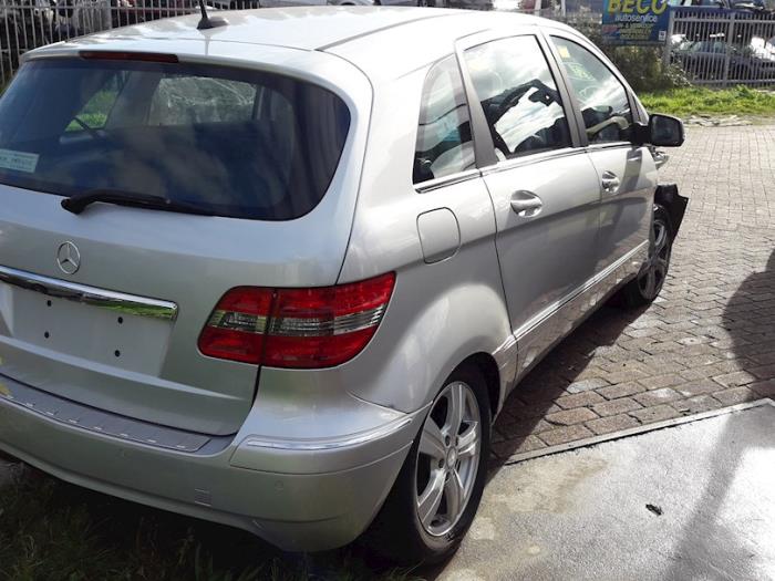 Mercedes B 1.5 B-160 16V Sloopvoertuig (2010, Zilvergrijs)